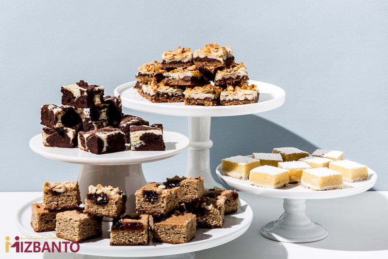 چیدن شیرینی در داخل چهار ظرف